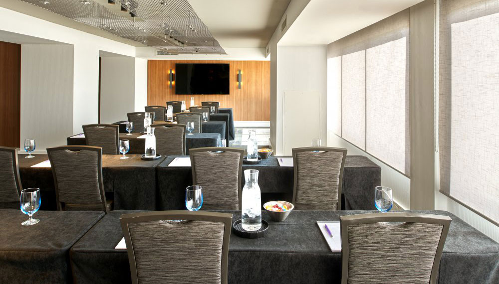 kimpton-beverly-hills-california-hotel-palomar-los-angeles-meeting-space-business-la-film-room-classroom-setup